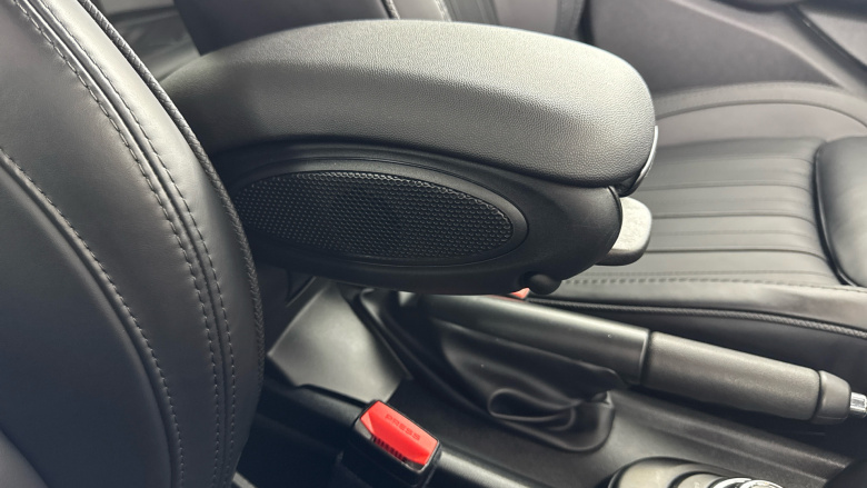 MINI Cooper 1.5 C Exclusive 5dr Auto Petrol Hatchback